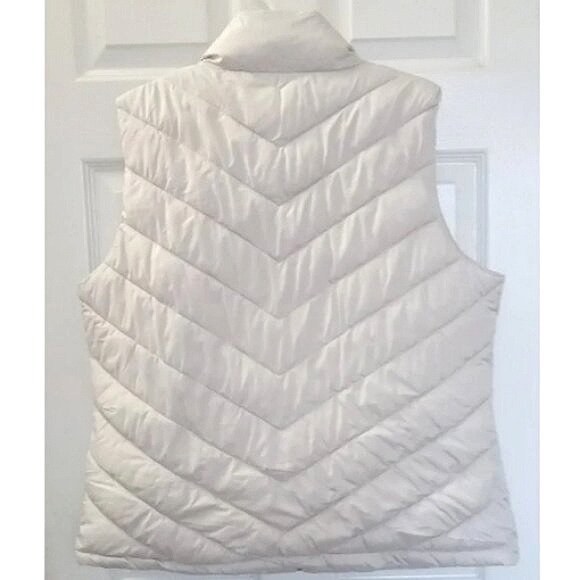 GAP Puffer Vest Size XL - Picture 2 of 4